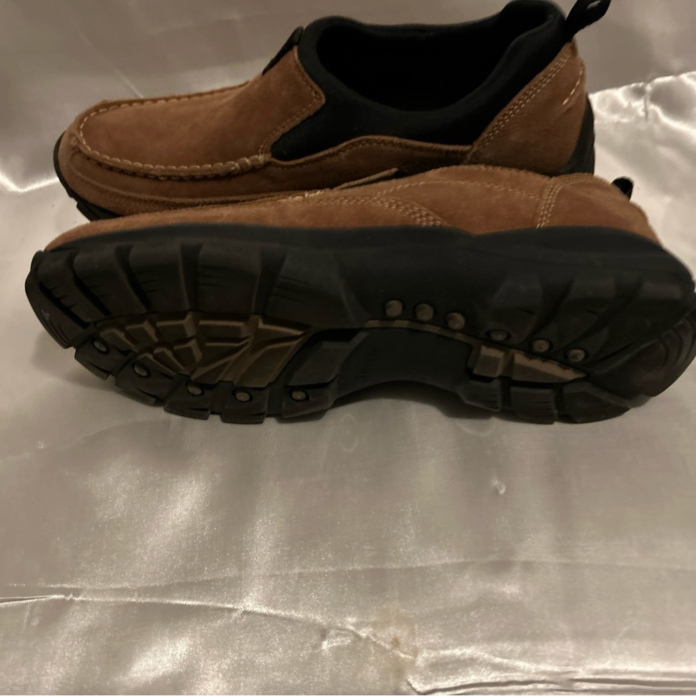 Shoes - Picture 7 of 9